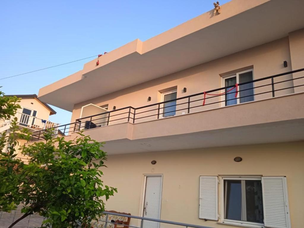 Villa Hysesani Vlorë エクステリア 写真