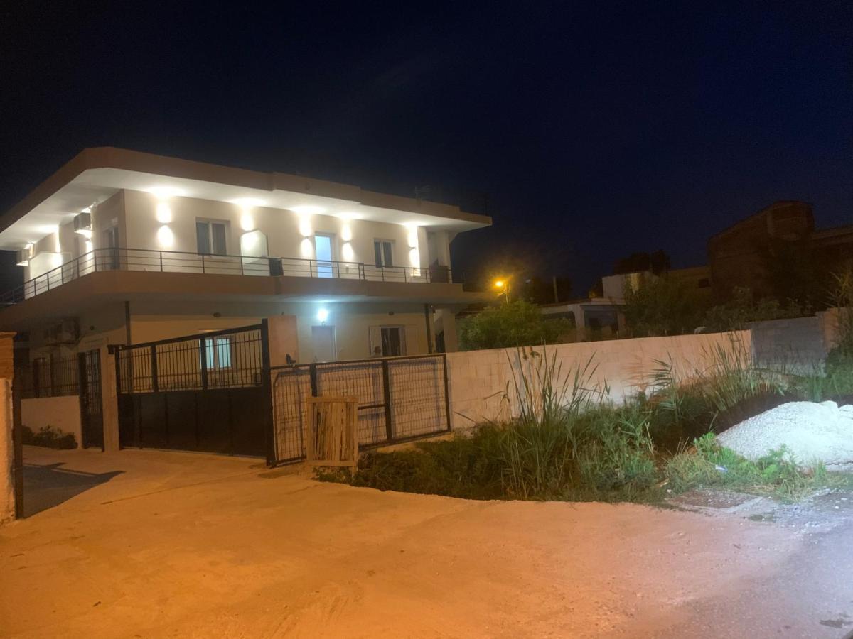 Villa Hysesani Vlorë エクステリア 写真